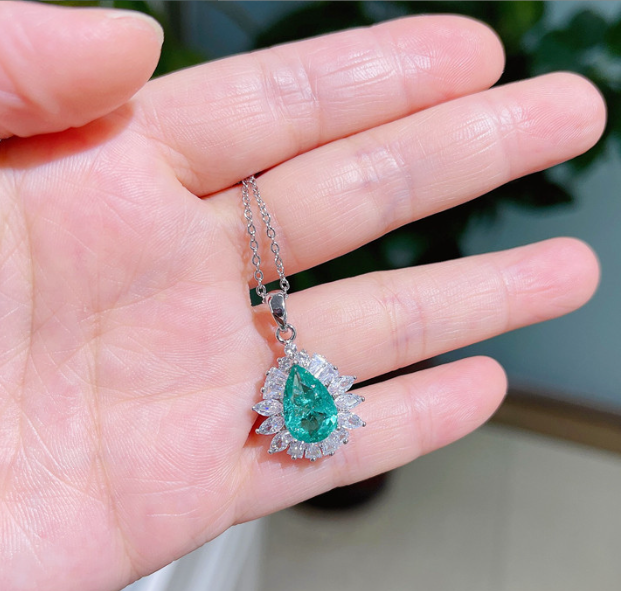 EXCLUSIVE QUALITY ZIRCON PENDANT WITH CHAIN AND CUSTOMIZE BOX PACKING