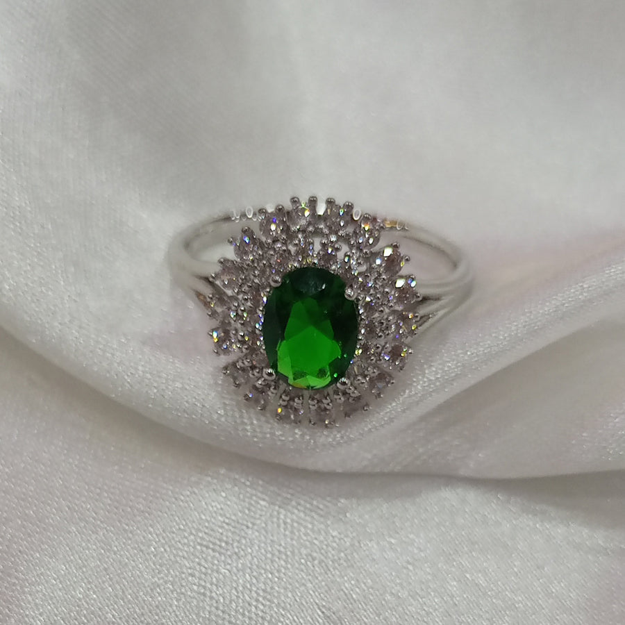 The emerald diamond cut luxury zircon ring