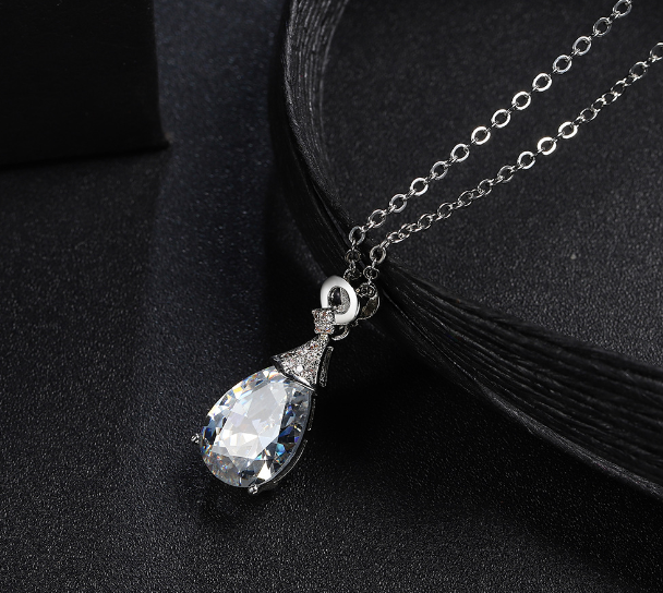 Diamond look luxury pendant with chain exclusive quality and finishing customize box