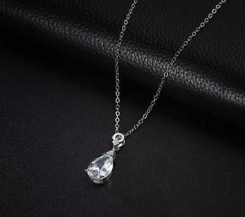 Diamond look luxury pendant with chain exclusive quality and finishing customize box