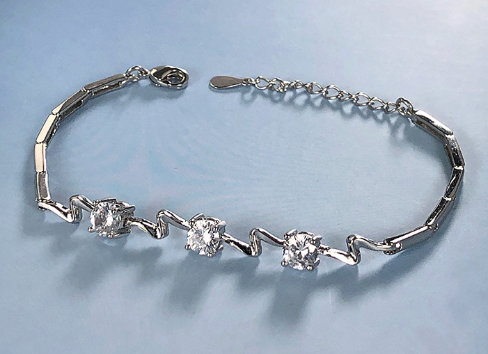 HIGH QUALITY PLATINUM PLATED ZIRCON BRACELET