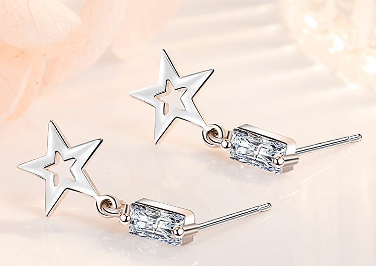 HIGH QUALITY LUXURY WEAR PLATINUM PLATED ZIRCON EARRINGS