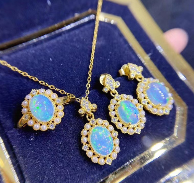 MOON GLOW LUXURY SET WITH EXCLUSIVE BOX PACKING