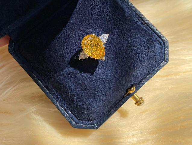 LUXURY AAA QUALITY ZIRCON RHODIUM PLATED ADJUSTABLE RING WITH BOX
