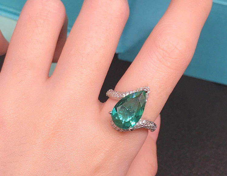 Green teardrop platinum plated luxury zircon ring adjustable