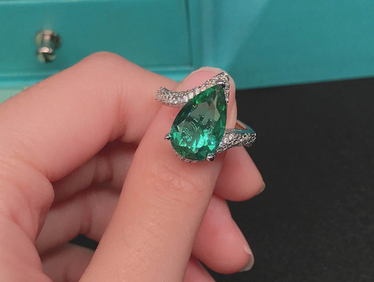 Green teardrop platinum plated luxury zircon ring adjustable