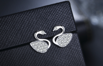 SWAN LOOK LUXURY WEAR PLATINUM PLATED ZIRCON EARRINGS SPECIAL BOX