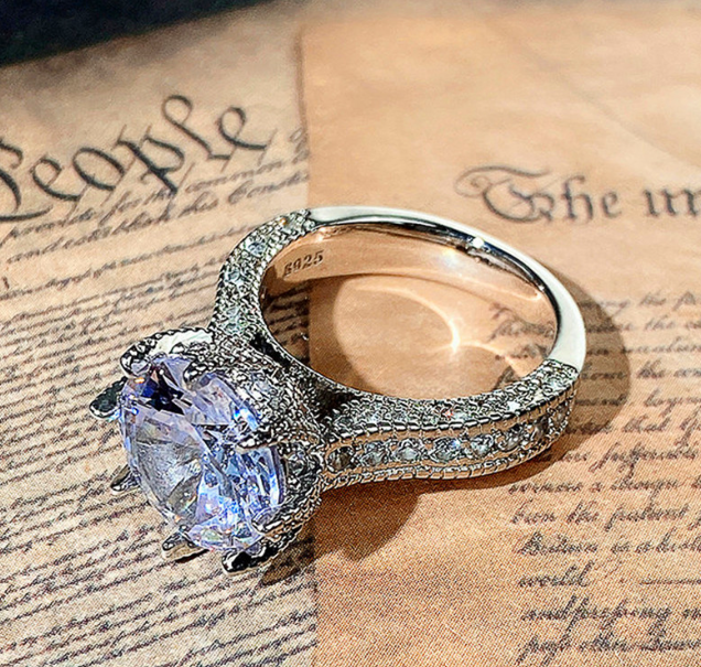 The diamond look luxury ring exclusive quality comes box packed