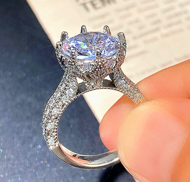 The diamond look luxury ring exclusive quality comes box packed