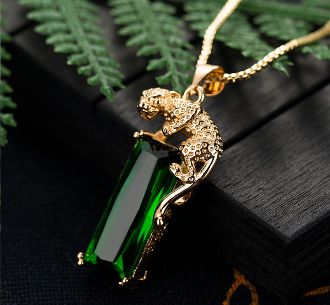 THE RISING TIGER BRAND LOOK LUXURY GOLD PLATED PENDANT WITH EXCLUSIVE BOX PACKING