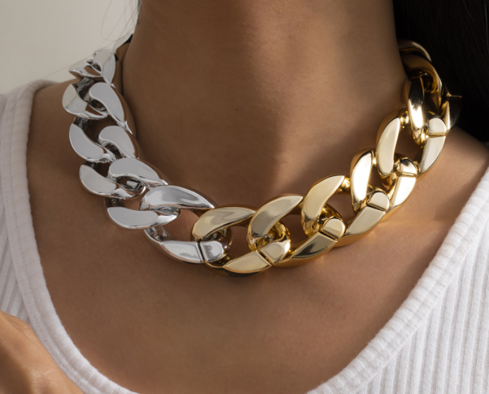 Exclusive chic wear necklace