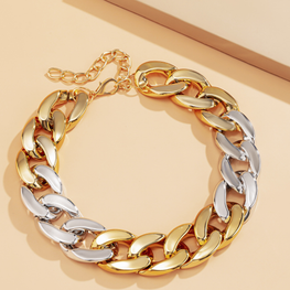 Exclusive chic wear necklace
