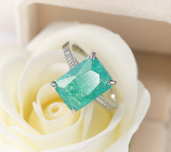 THE GEMLOOK LUXURY EXCLUSIVE QUALITY RING BOX PACKED