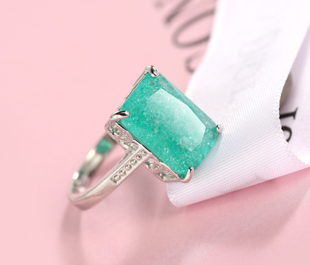 THE GEMLOOK LUXURY EXCLUSIVE QUALITY RING BOX PACKED