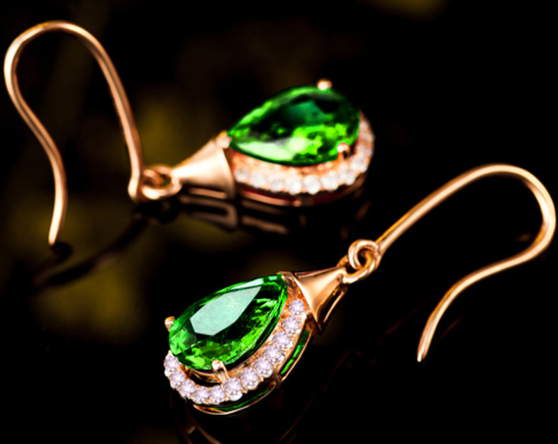 The emerald look luxury zircon earrings WITH SPECIAL BOX