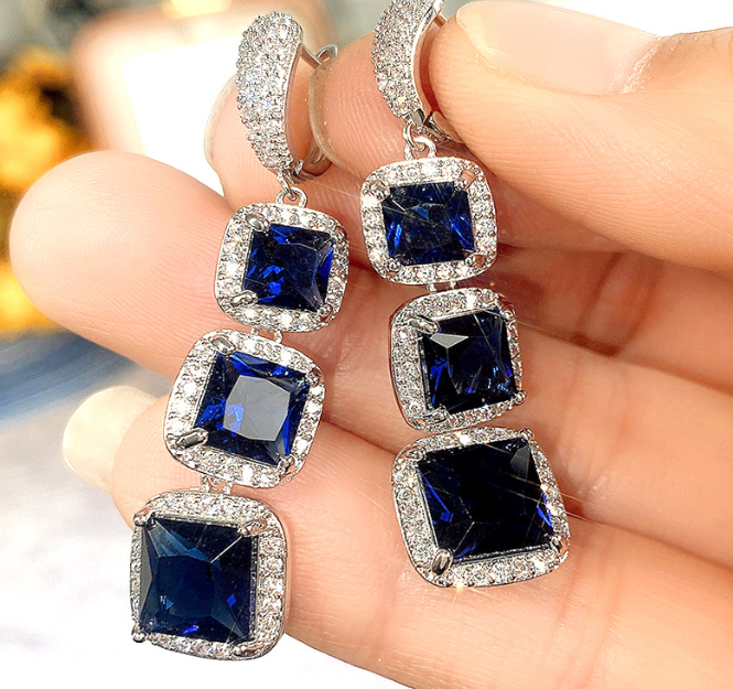 LUXURY WEAR RHODIUM PLATED ZIRCON EARRINGS