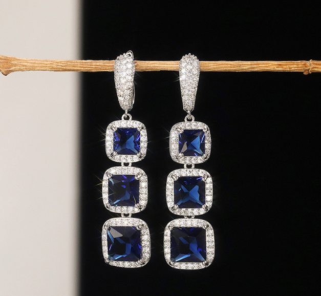 LUXURY WEAR RHODIUM PLATED ZIRCON EARRINGS