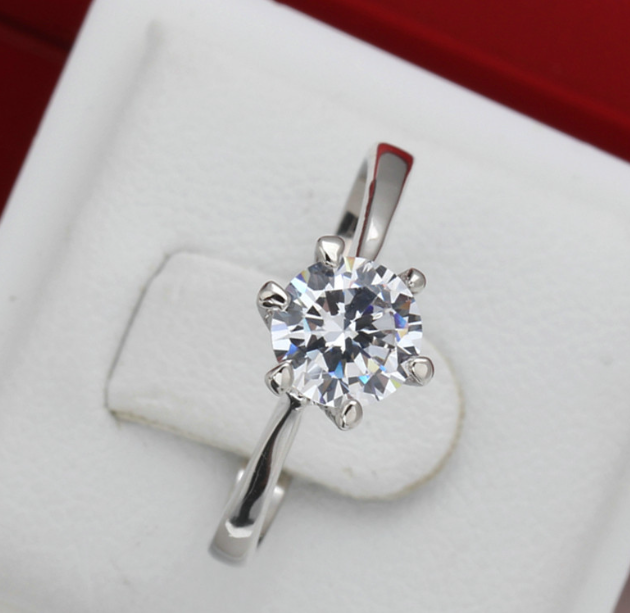 RHODIUM PLATED DIAMOND CUT EXCLUSIVE QUALITY RING