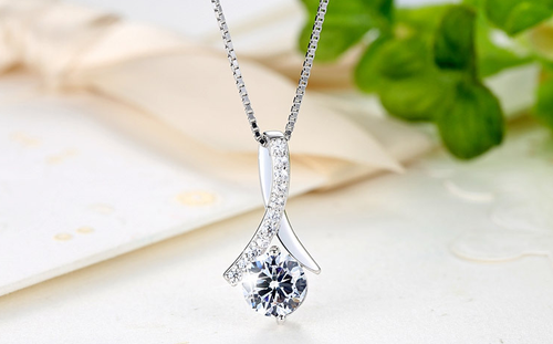 ALLURE LUXURY EXCLUSIVE QUALITY PENDANT WITH  CUSTOMIZE BOX