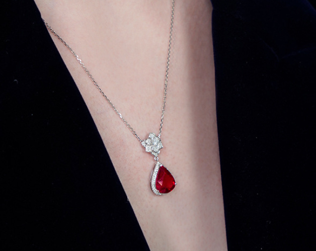 RUBY LOOK LUXURY PENDANT WITH CUSTOMIZE BOX PACKING