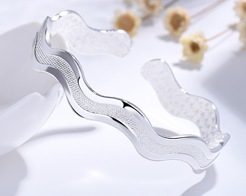 PLATINUM PLATED BANGLE ADJUSTABLE