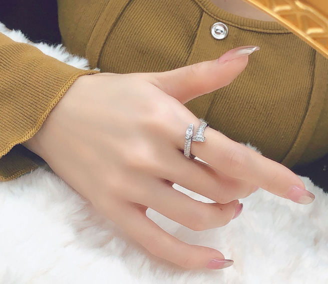 BRAND LOOK LUXURY AAA QUALITY ZIRCON RHODIUM PLATED ADJUSTABLE RING WITH BOX