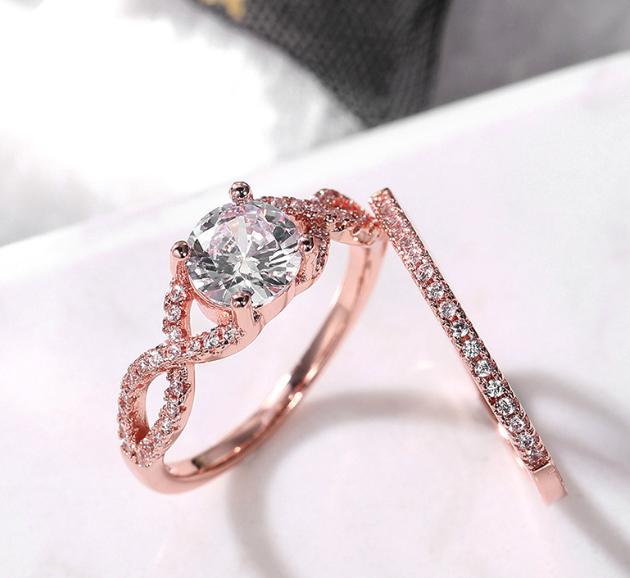 EXCLUSIVE AND LUXURY ROSE GOLD PLATED RING SET GIFT FOR HER