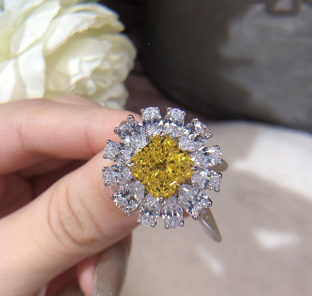 EXQUISITE ESSENCE DIAMOND CUT RHODIUM PLATED LUXURY ADJUSTABLE RING GIFT FOR HER