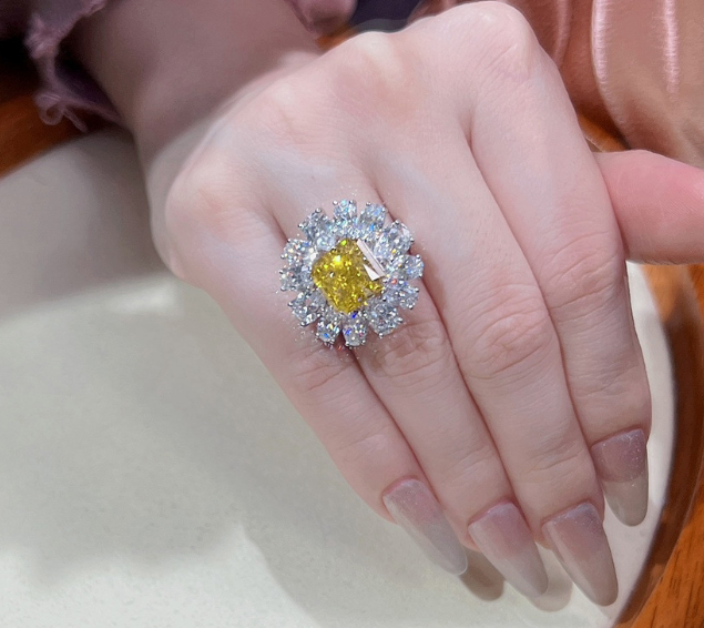 EXQUISITE ESSENCE DIAMOND CUT RHODIUM PLATED LUXURY ADJUSTABLE RING GIFT FOR HER