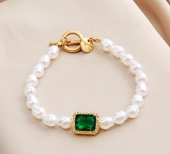 Exclusive chic wear bracelet