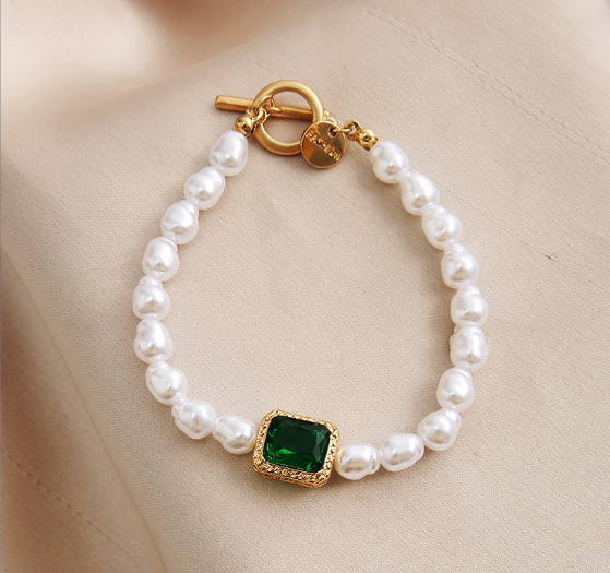 Exclusive chic wear bracelet