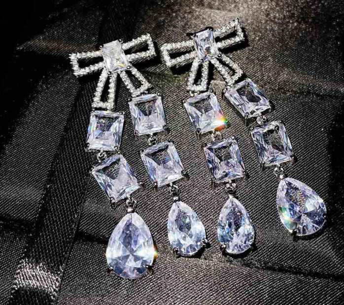 ZIRCON STONES HIGHLY FINISHED RHODIUM PLATED ART NOVEAU LUXURY EARRINGS