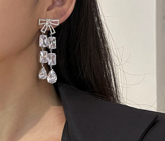 ZIRCON STONES HIGHLY FINISHED RHODIUM PLATED ART NOVEAU LUXURY EARRINGS