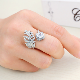 The pattern platinum plated luxury zircon ring adjustable