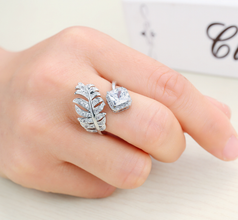 The pattern platinum plated luxury zircon ring adjustable