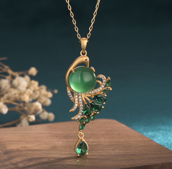 PEACOCK STYLE EXCLUSIVE AND LUXURY QUALITY PENDANT WITH BOX