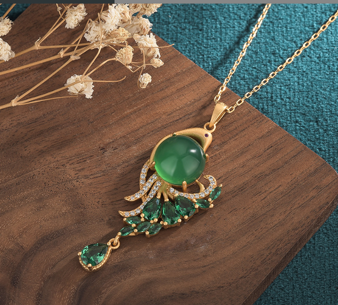 PEACOCK STYLE EXCLUSIVE AND LUXURY QUALITY PENDANT WITH BOX