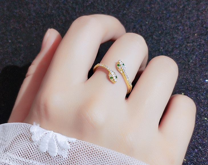 CAR*IER LOOK LUXURY QUALITY RING FOR HER LONG LASTING