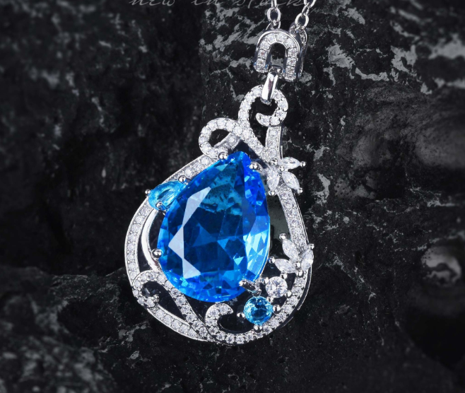 Aqua look exclusive and luxury pendant with box packaging