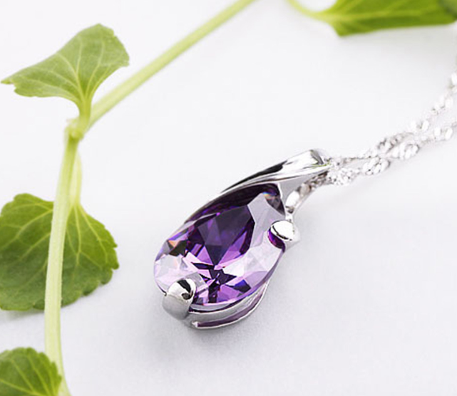 The amethyst look luxury and exclusive pendant with chain for her