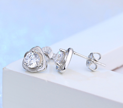 HIGH QUALITY LUXURY WEAR PLATINUM PLATED ZIRCON EARRINGS