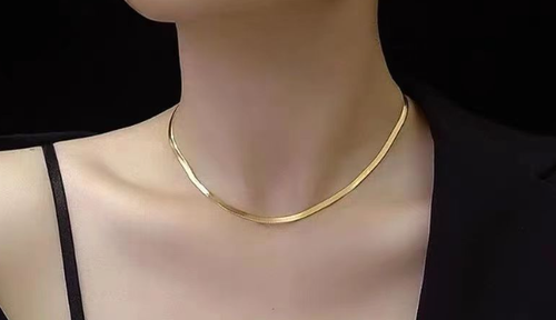 Exclusive chic wear chain