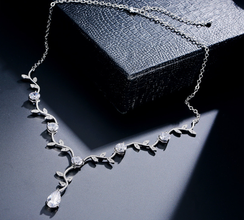 Leaf pattern diamond look luxury gift set box packed