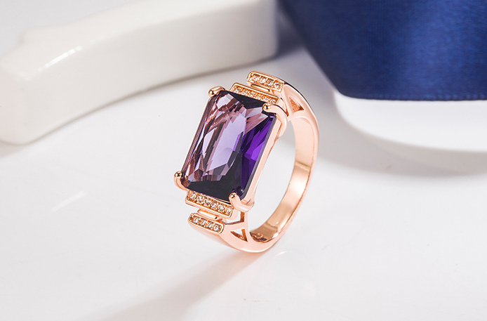 Make her Feel Special Luxury rose gold ring
