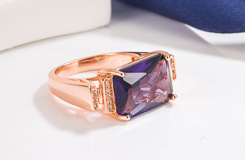 Make her Feel Special Luxury rose gold ring