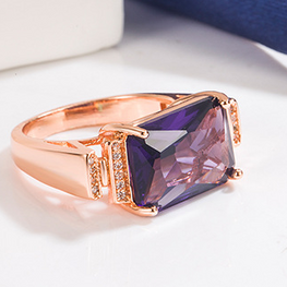 Make her Feel Special Luxury rose gold ring