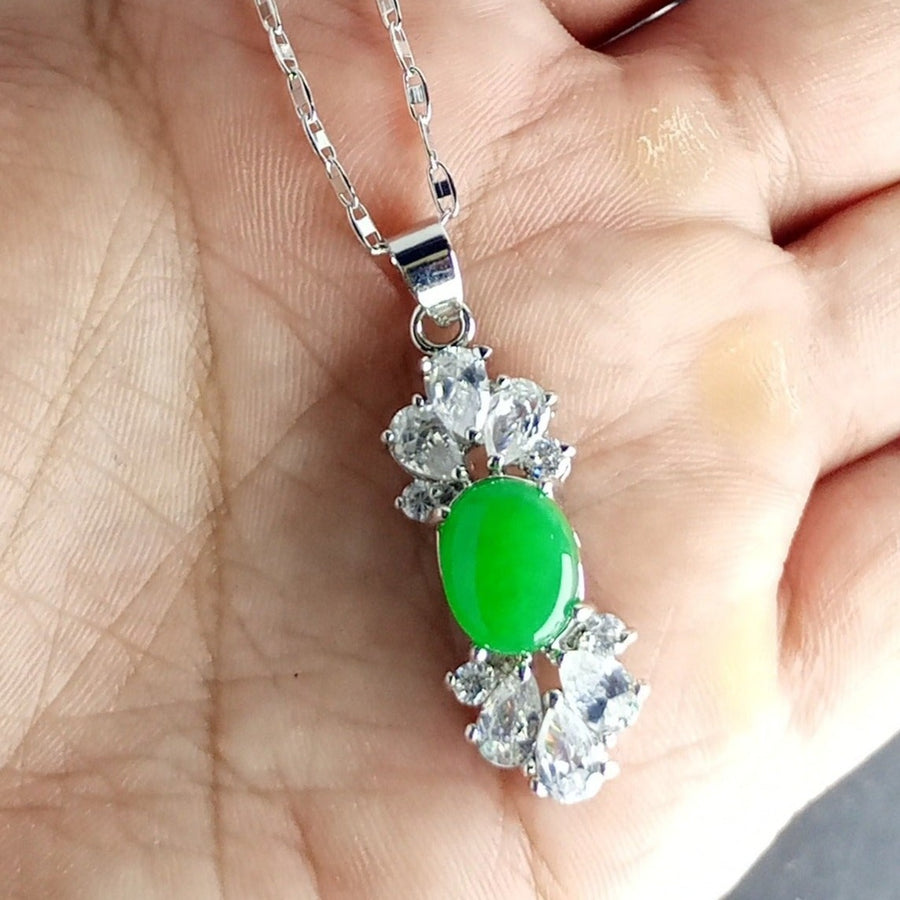 EMERALD LOOK LUXURY ZIRCON PENDANT WITH CHAIN