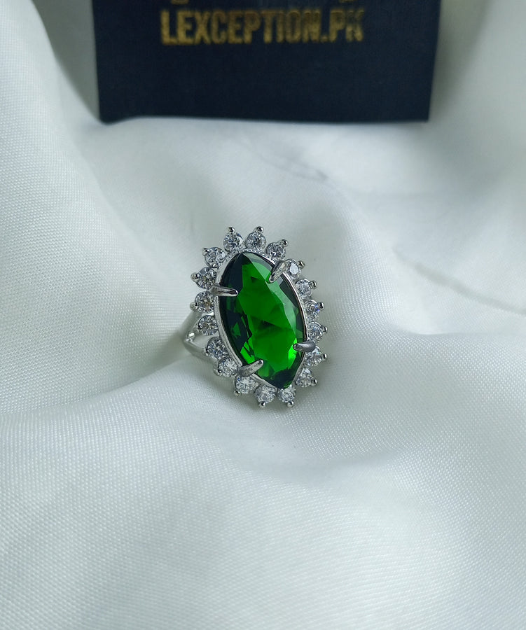 Emerald look luxury zircon ring