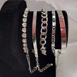 Exclusive chic wear bangle set