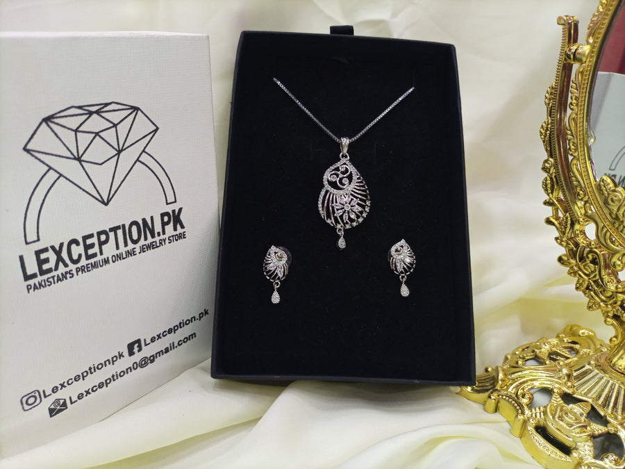 Ethnic look necklace earrings zircon set